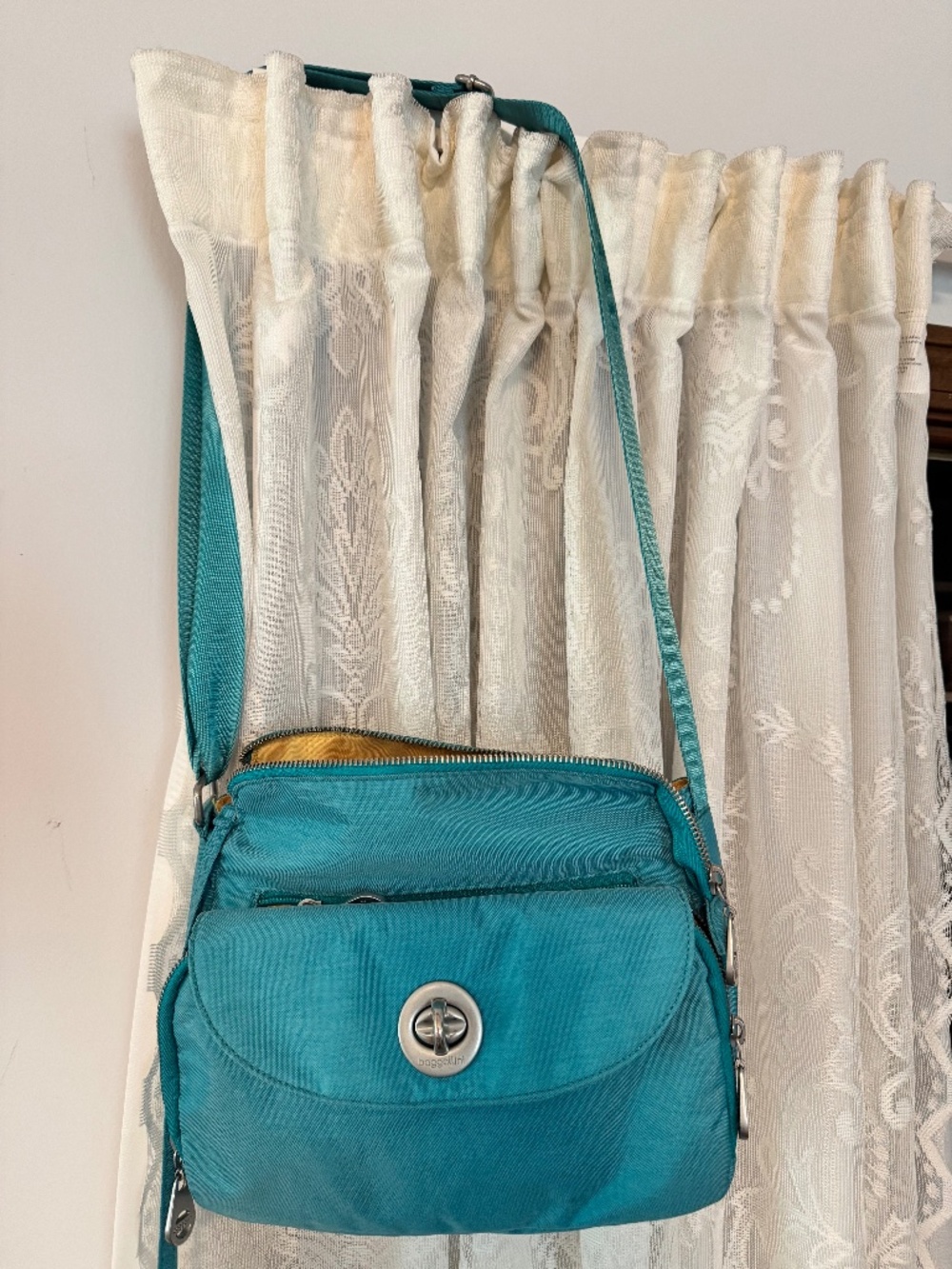Baggallini Teal Calais Crossbody